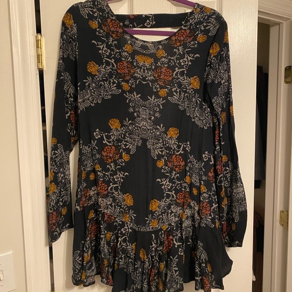 Free People Open Back Flowy dress - Picture 3 of 6